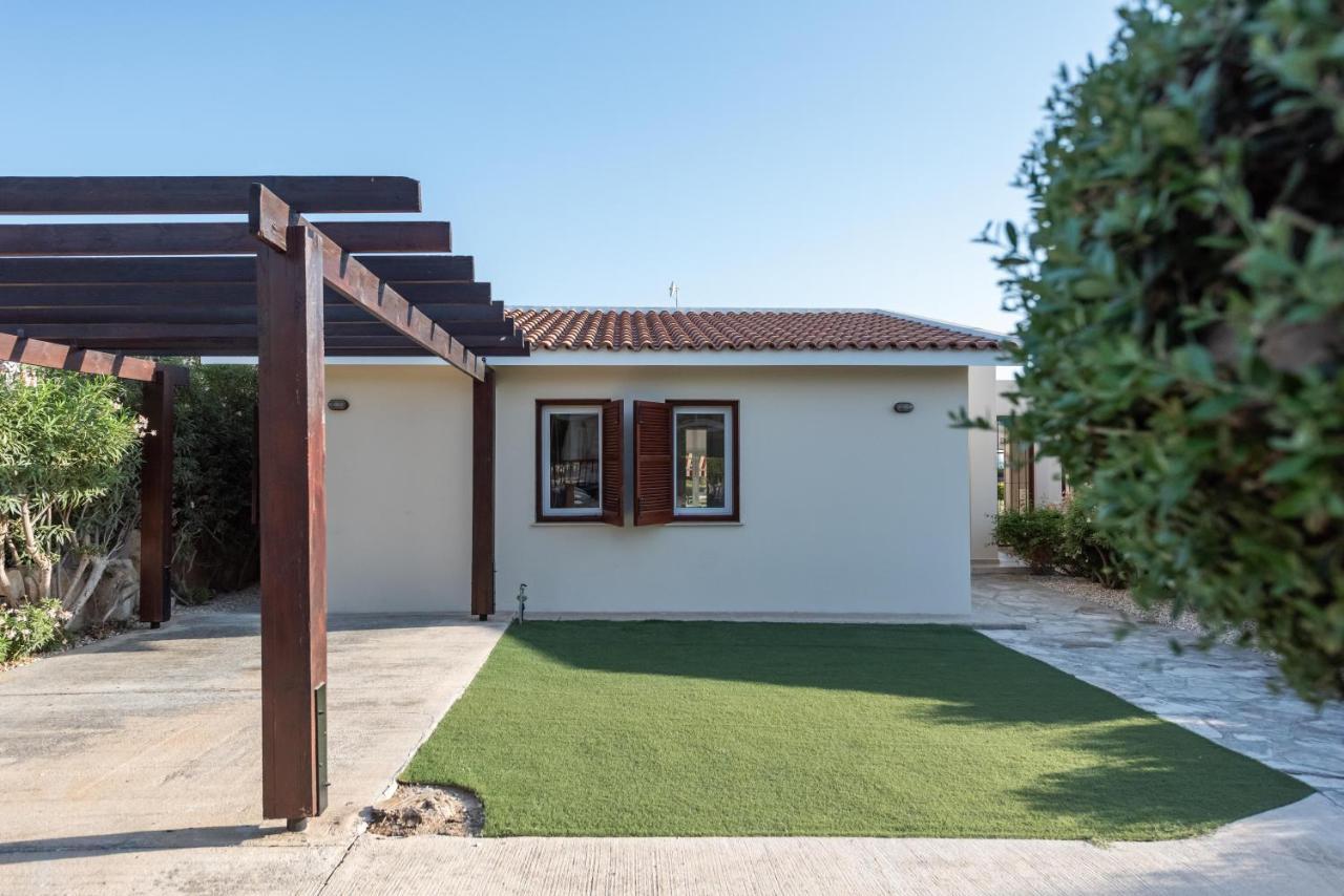 Villa Marina Sunrise By Ezoria Villas Coral Bay Exterior foto
