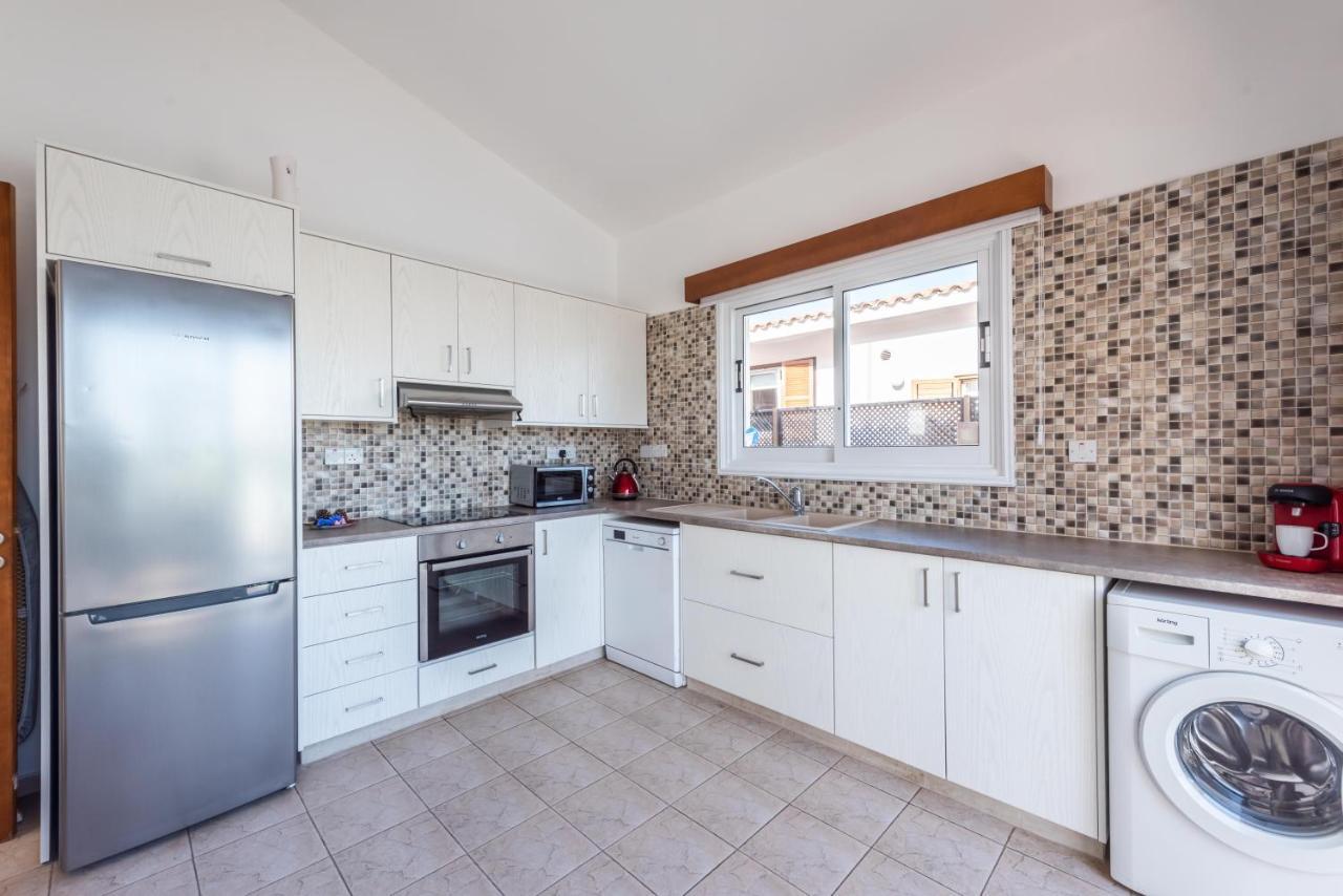 Villa Marina Sunrise By Ezoria Villas Coral Bay Exterior foto